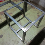 スツールの鉄脚　溶接組立後