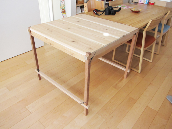 折畳み式テーブル