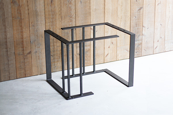 角鋼と平鋼を組み合わせたテーブル用アイアンレッグの商品写真
